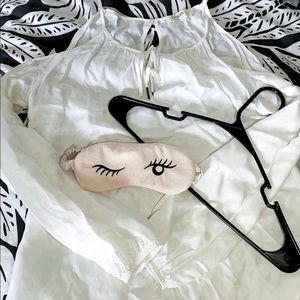 Open shoulder long sleeve top